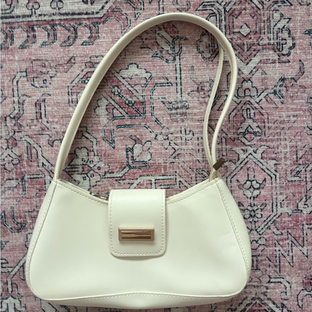 Elegant Cream Shoulder Bag